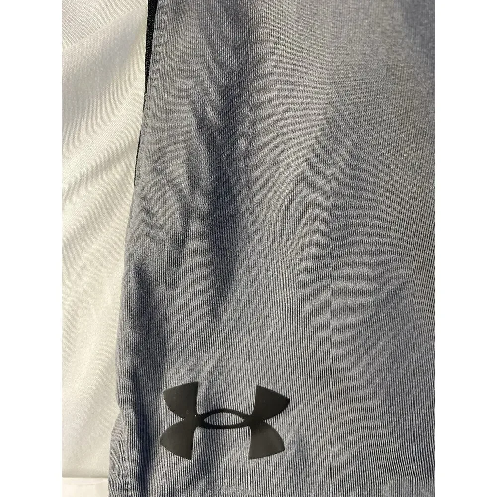 Under Armour Gray Athletic Shorts Mens Small Loose HeatGear